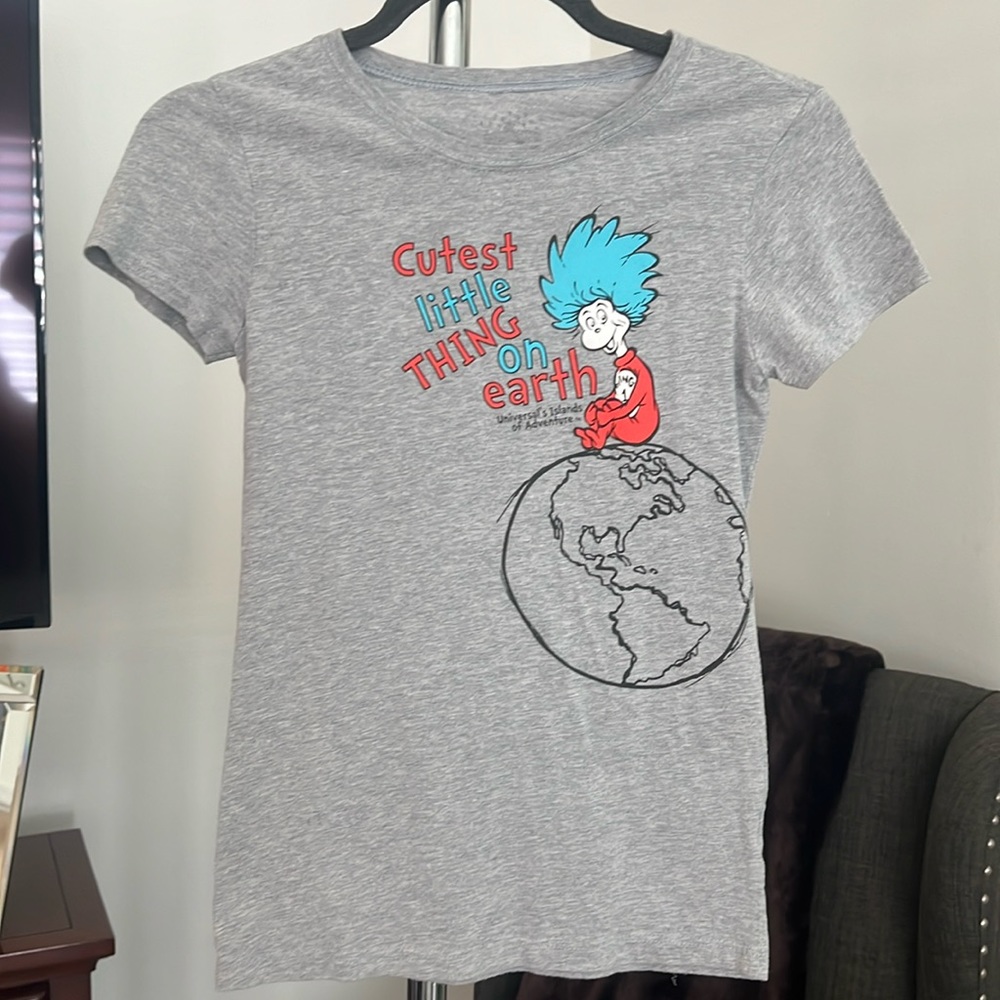 Universal Studios Thing 1 top